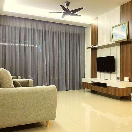 Amadel Residence 爱媄德民宿 16 Малакка Экстерьер фото
