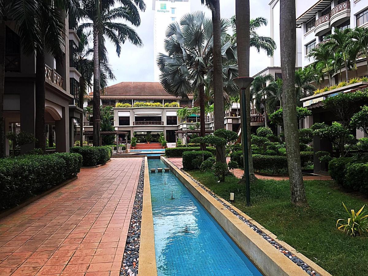 Amadel Residence 爱媄德民宿 16 Малакка Экстерьер фото