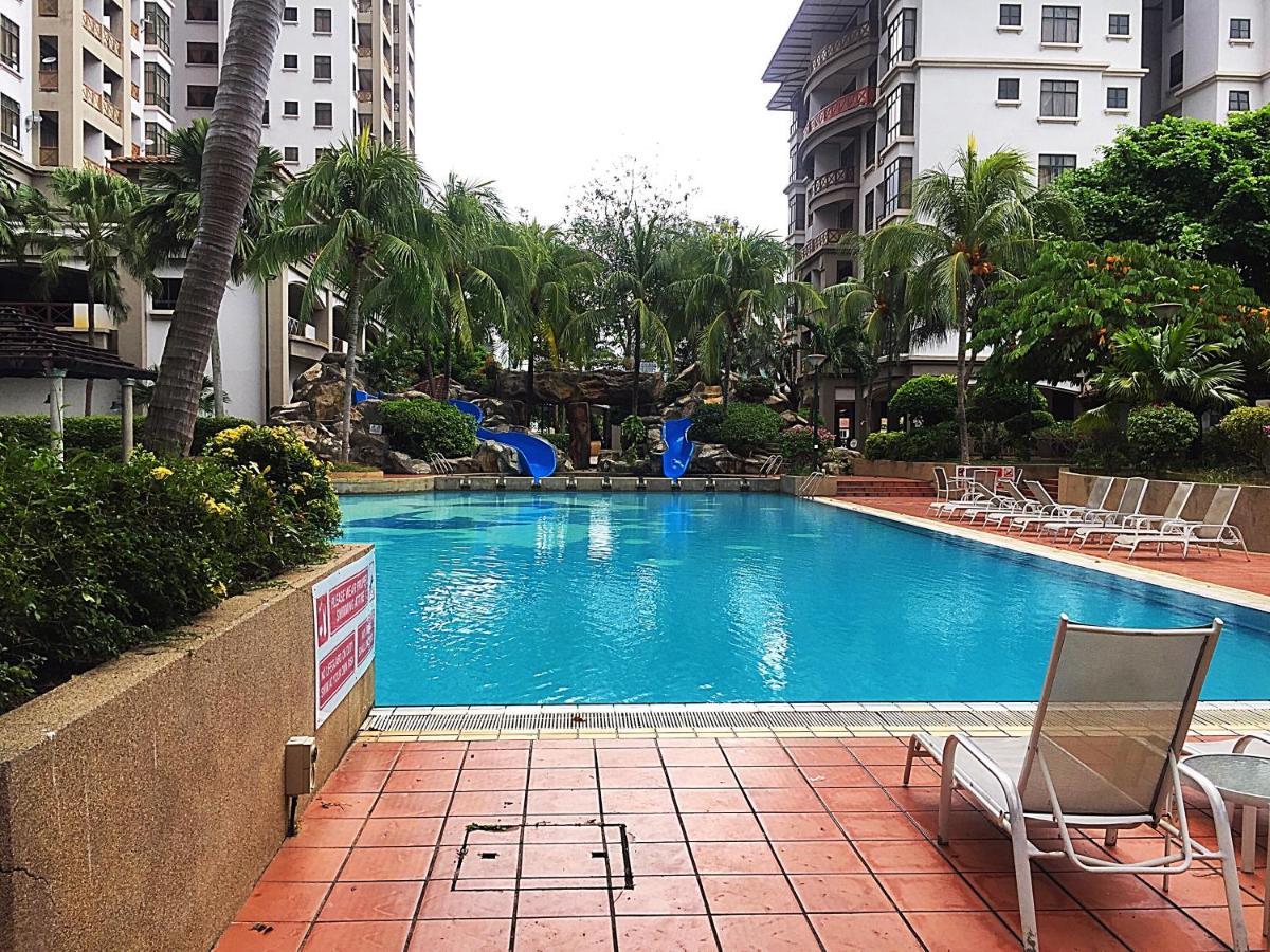 Amadel Residence 爱媄德民宿 16 Малакка Экстерьер фото
